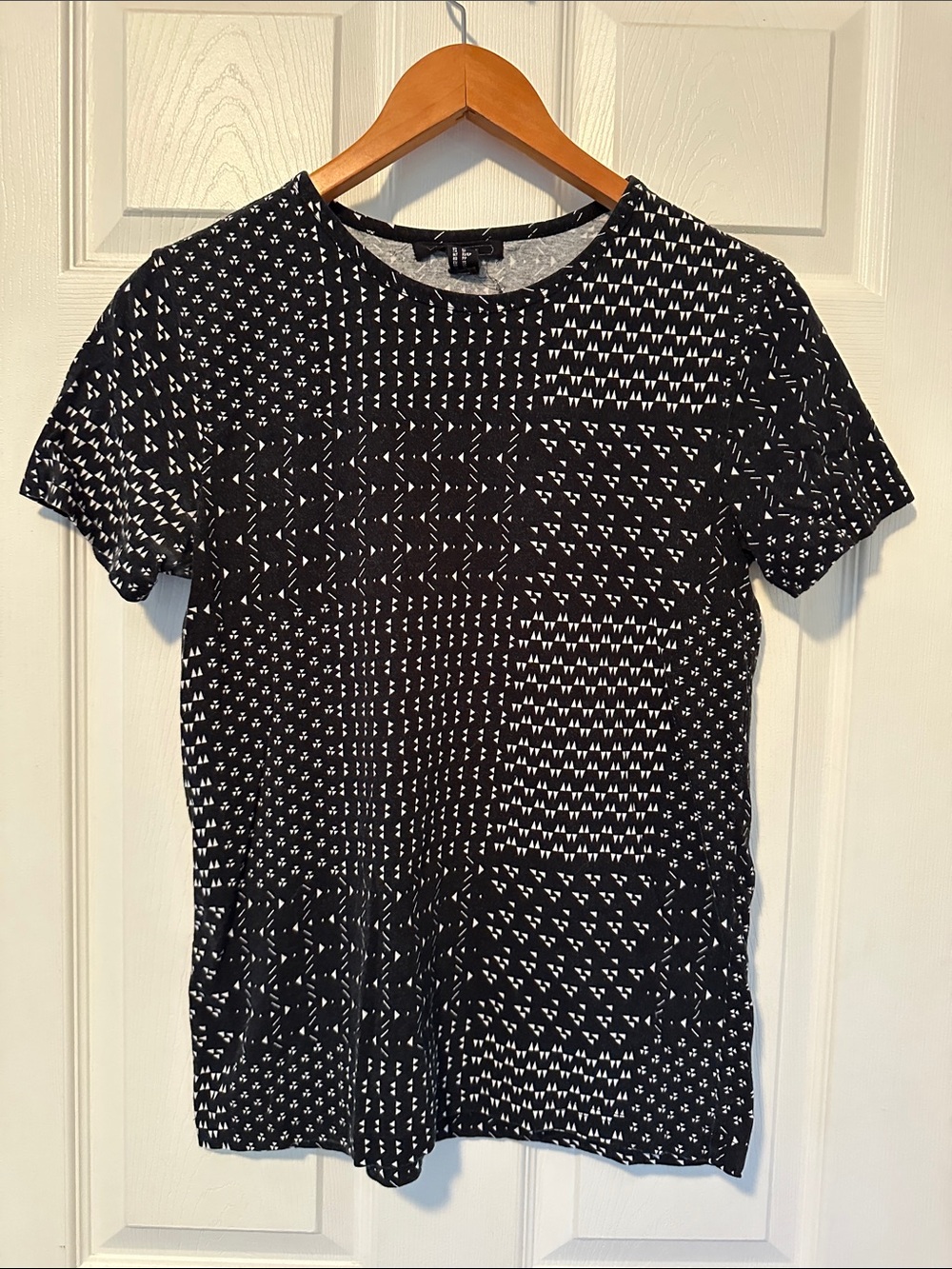 4/$20 H&M Black & White Geometric Patchwork Tee